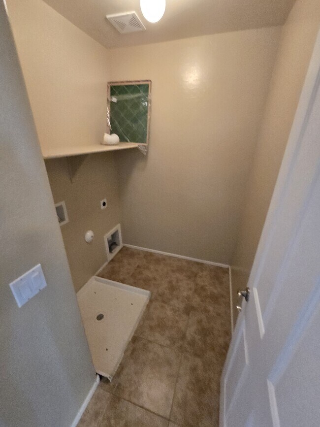 Building Photo - 6072 S Tucana Ln