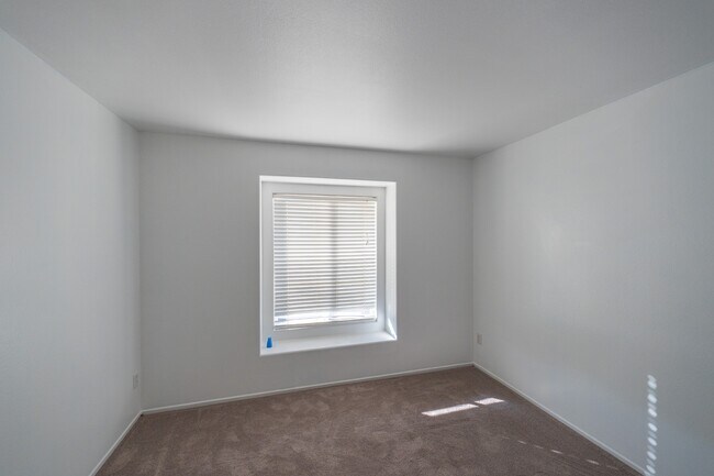 Building Photo - 3713 Steeple Way