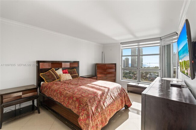 Building Photo - 19101 NE 36th Pl