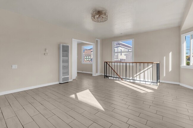 Building Photo - 16865 Bayview Dr