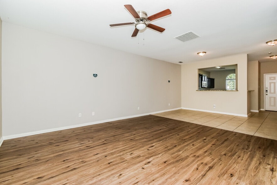 Building Photo - 136 Ryan St