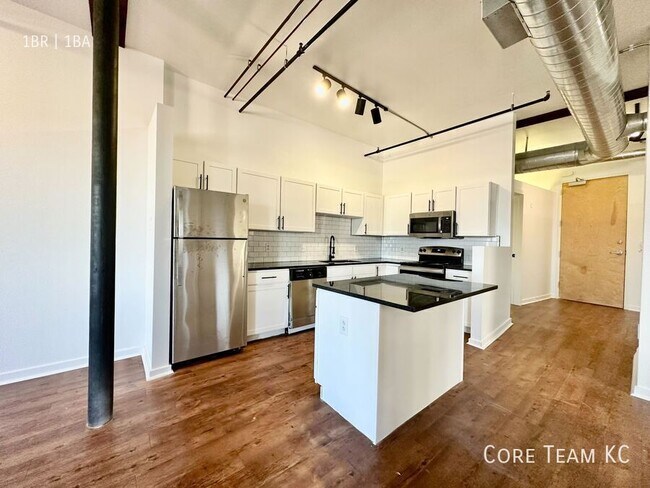 Building Photo - 204 Walnut St