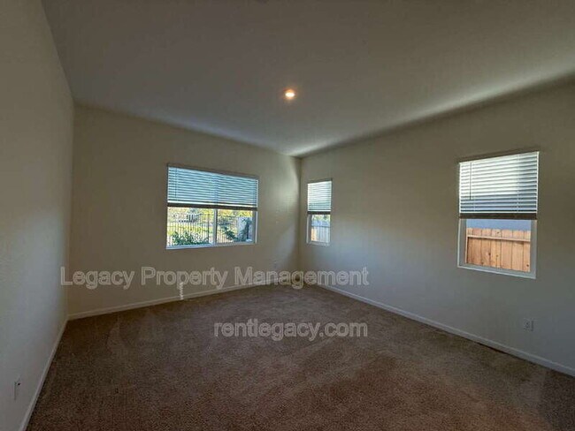 Building Photo - 8283 Humble Ct