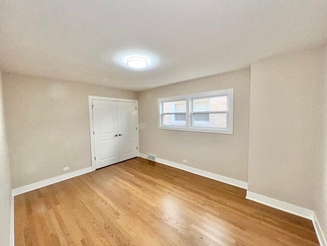 Building Photo - 5547 N Central Ave