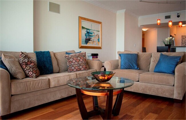 Building Photo - 335 S Biscayne Blvd