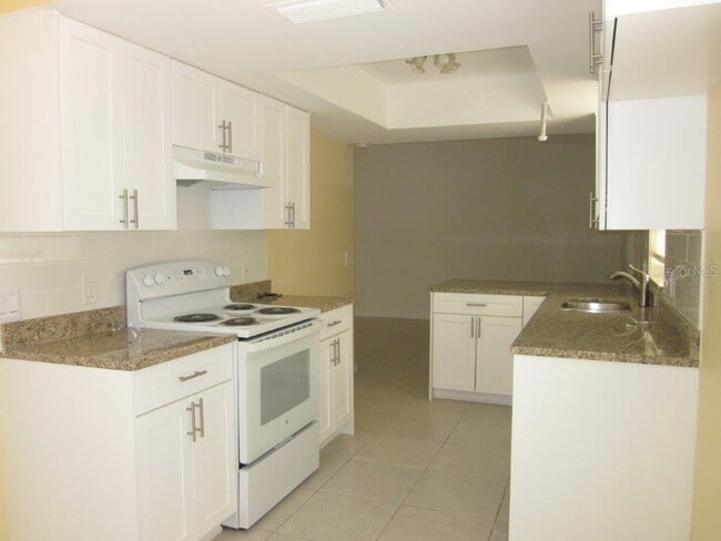 Building Photo - 5020 Landsman Ave