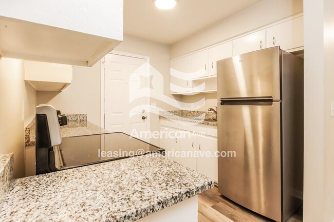 Building Photo - 1838 Emerson Ave