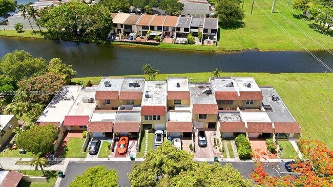 Building Photo - 8008 SW 103rd Ave