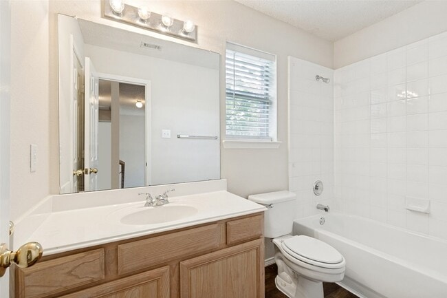 Building Photo - 732 Fox Run Trail