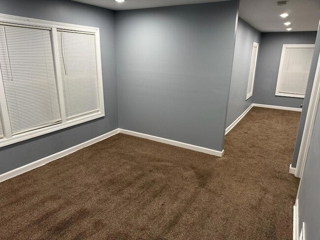 Building Photo - 12005 S La Salle St