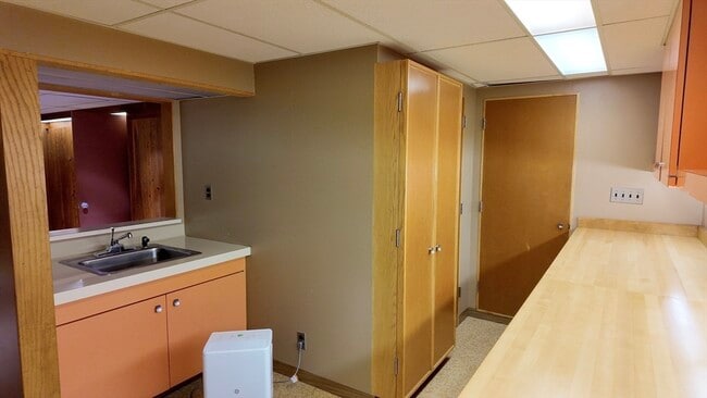 Building Photo - 14 Overlook Dr