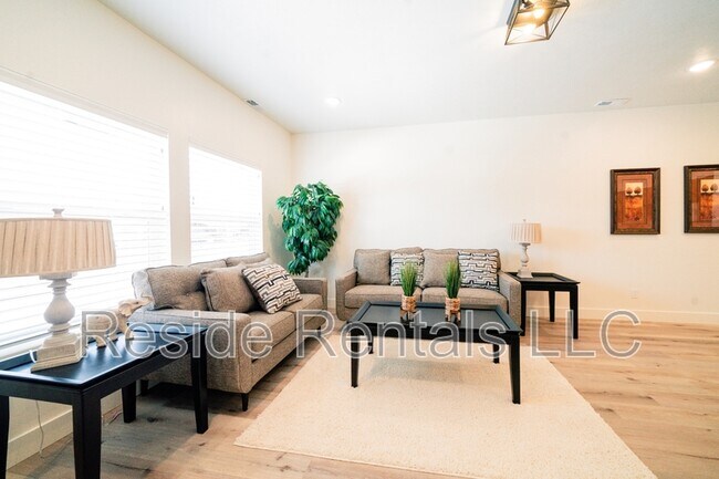Building Photo - 254 Spring Creek Pky