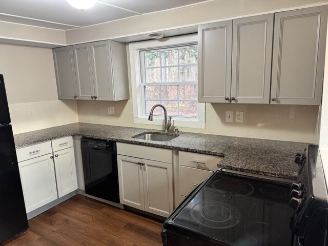 Building Photo - 321 Clinton St