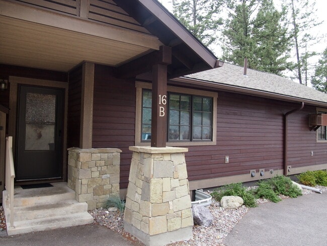 Building Photo - 2 Bedroom 2 bath, Hillside Whitefish Lake Condo