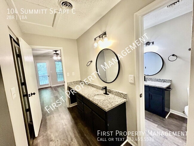 Building Photo - 104 Summitt St