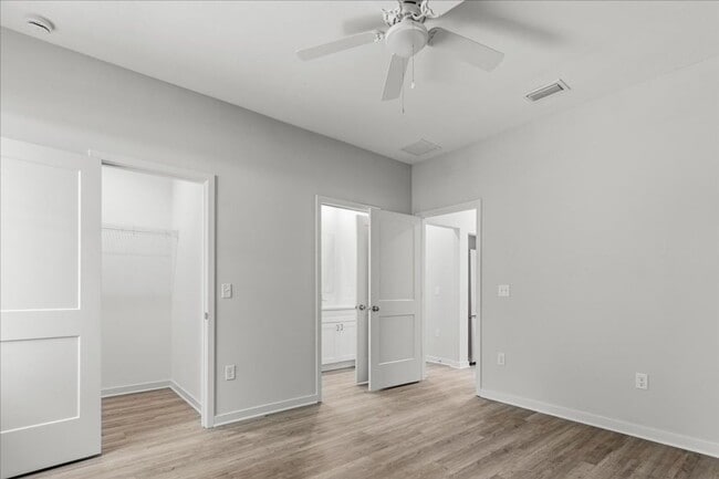 Building Photo - 516 SW 7th Pl