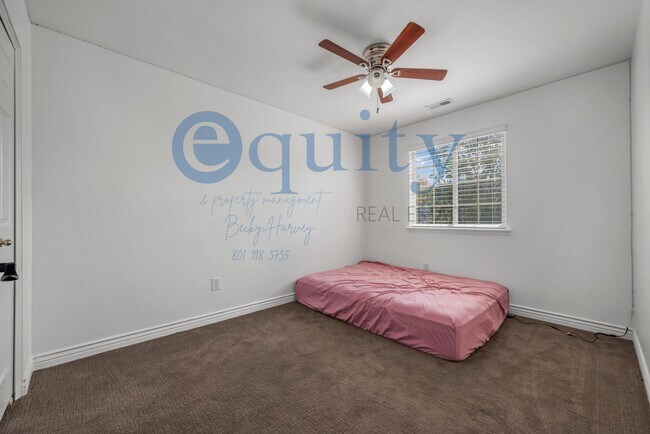 Building Photo - 402 Alfred Dr