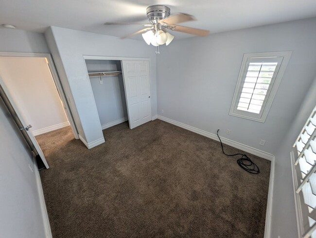 Building Photo - 202 Tall Ruff Dr