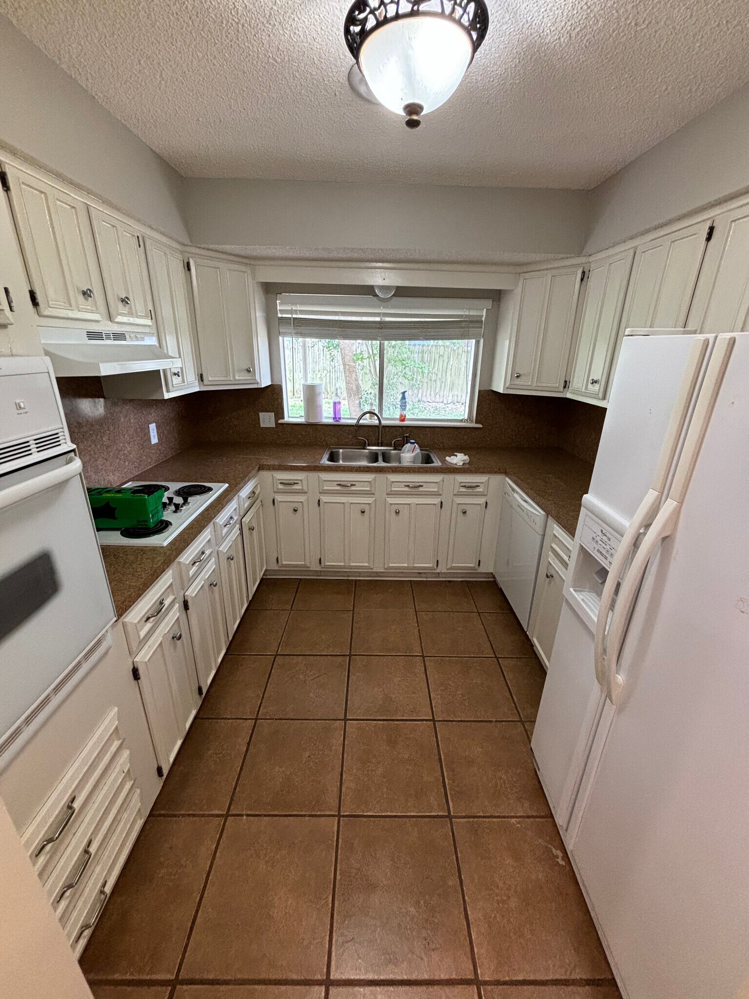 Kitchen - 8612 S 31st Ter