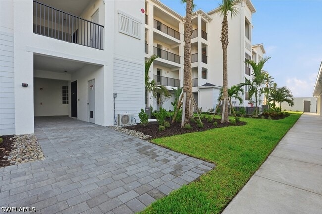 Building Photo - 15405 Grn Acrs Ave