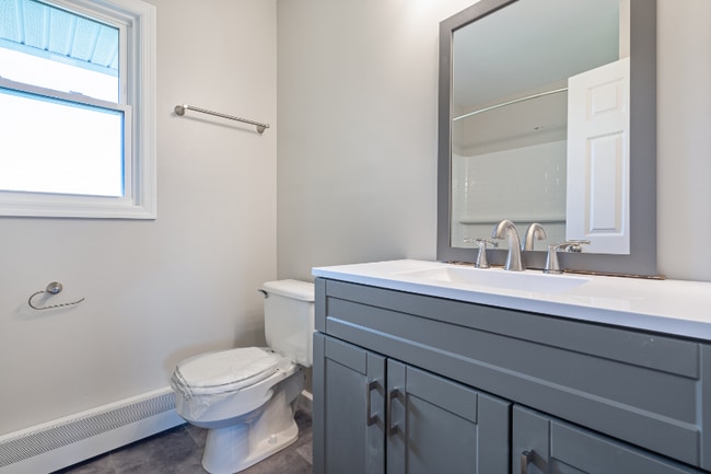 Building Photo - 707 Fairview Ave