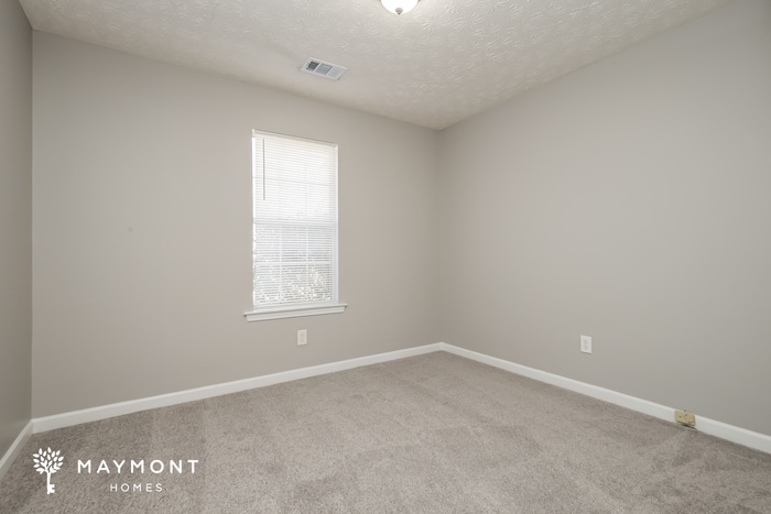 Building Photo - 5285 Yellow Pine Dr