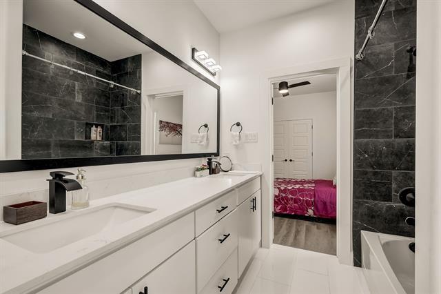 Building Photo - 2618 Carpenter Ave