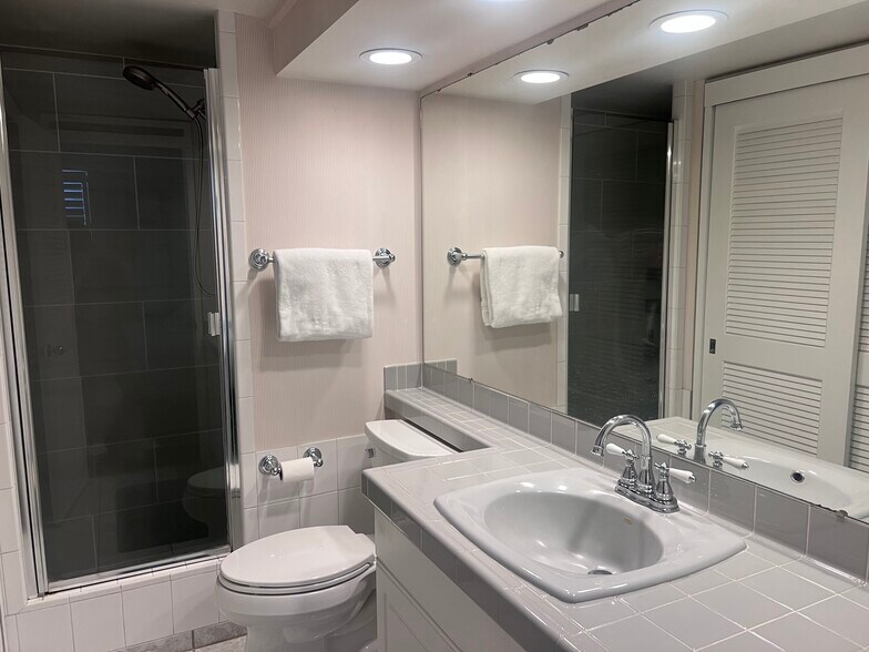 Building Photo - 431 Nahua St