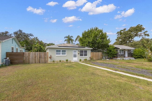 Building Photo - Home For Rent in St Pete!