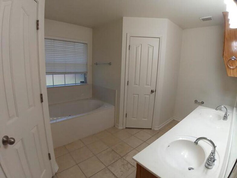 Building Photo - 5617 Cobalt Ln