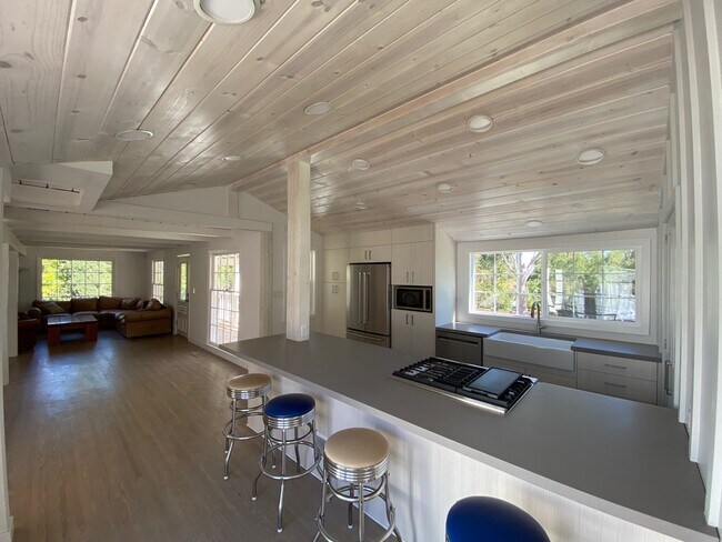 Building Photo - 19 Buckskin Ln