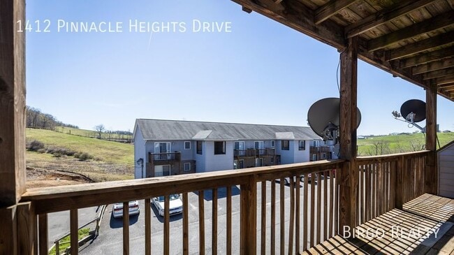 Building Photo - Move in Special! First Month's Rent is Fre...