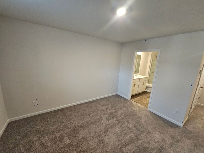 Building Photo - Brand New Townhome in Charlotte