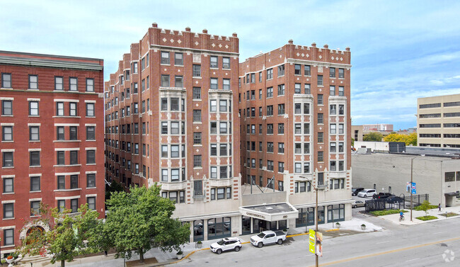 Building Photo - The Continental Towers at Vermont Place