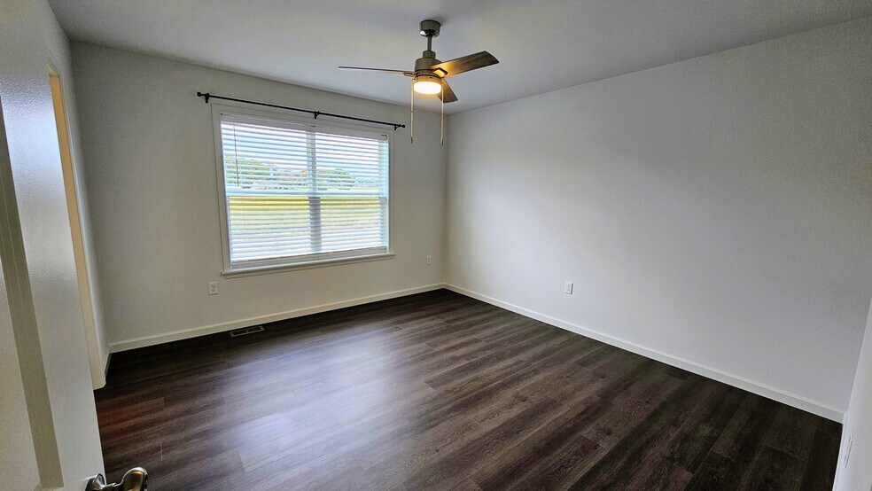 Building Photo - 61 N Conifer Dr