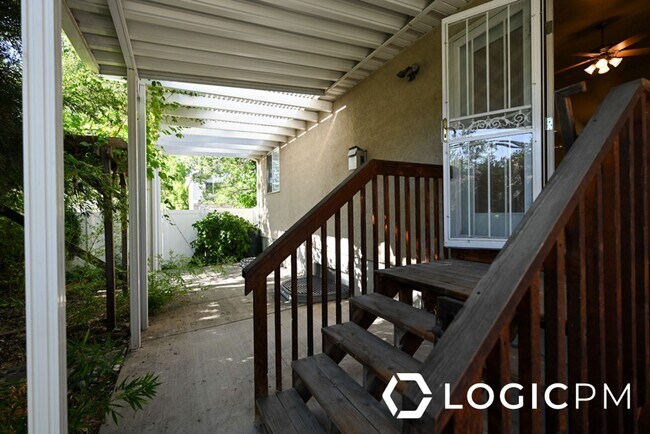 Building Photo - 4616 S Zenia Mdws Ct