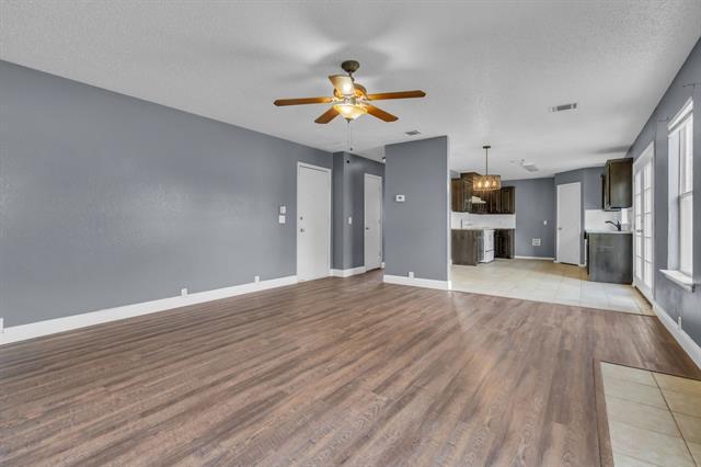 Building Photo - 901 Greenbend Dr