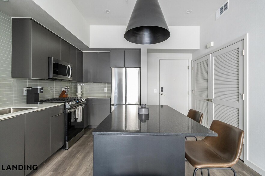 Building Photo - 2060 Experience Ave