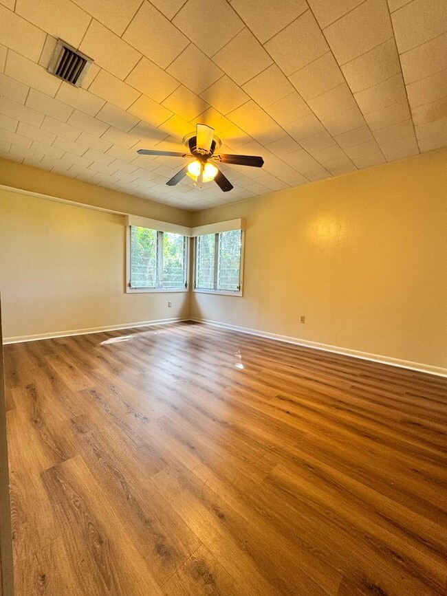 Building Photo - 11850 Schambeau Rd