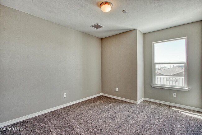 Building Photo - 14945 Tierra Haven Ave