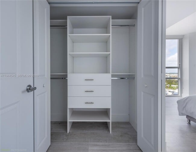 Building Photo - 400 Sunny Isles Blvd