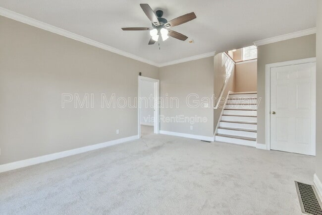 Building Photo - 894 Oak Pointe Dr