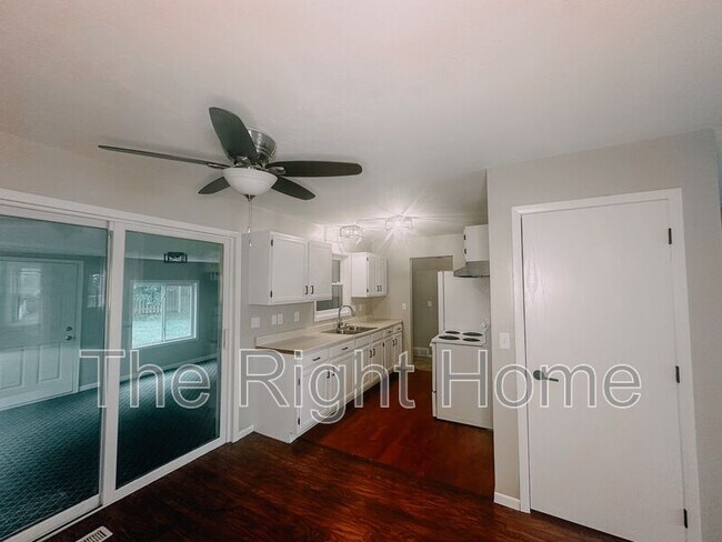 Building Photo - 6424 N 68th St