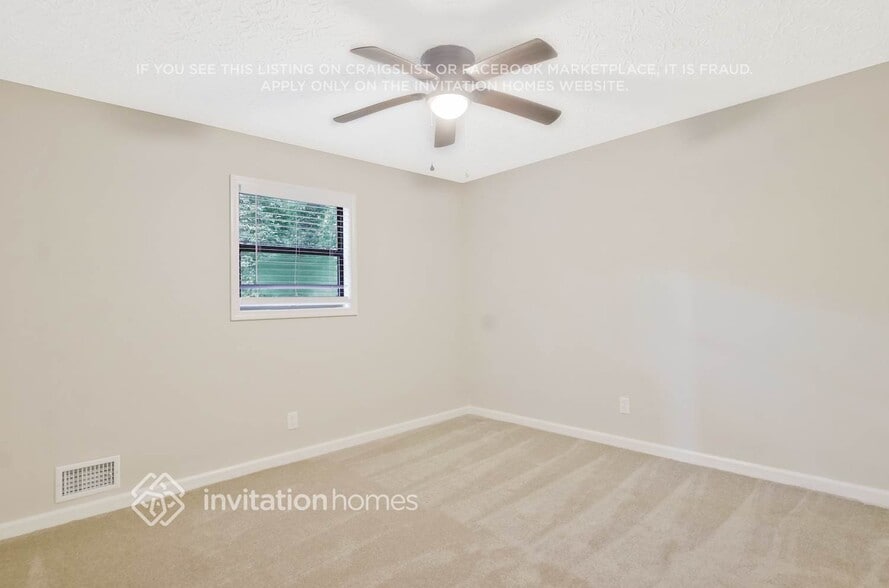 Building Photo - 1023 Lakewood Dr