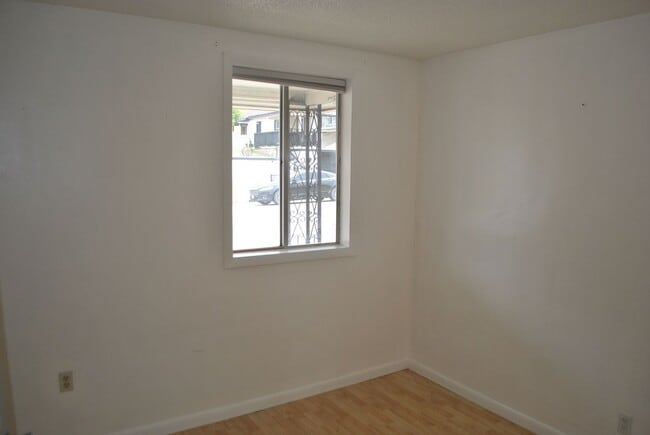 Building Photo - 1215 W Pine St