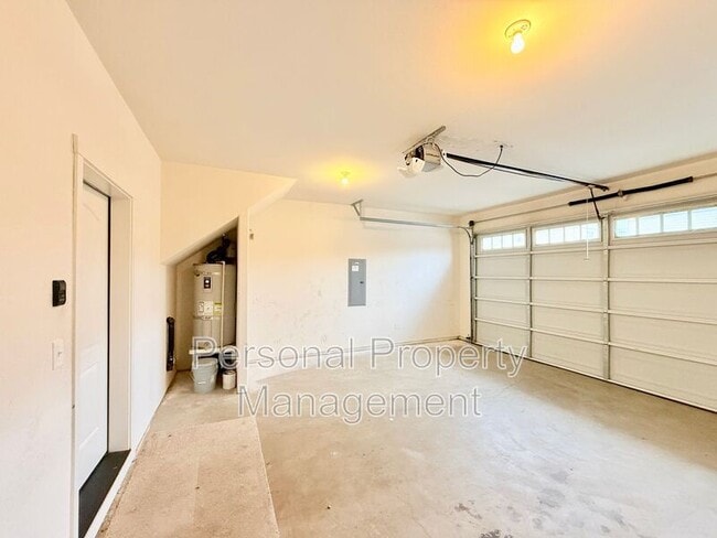 Building Photo - 13016 NE 28th Way