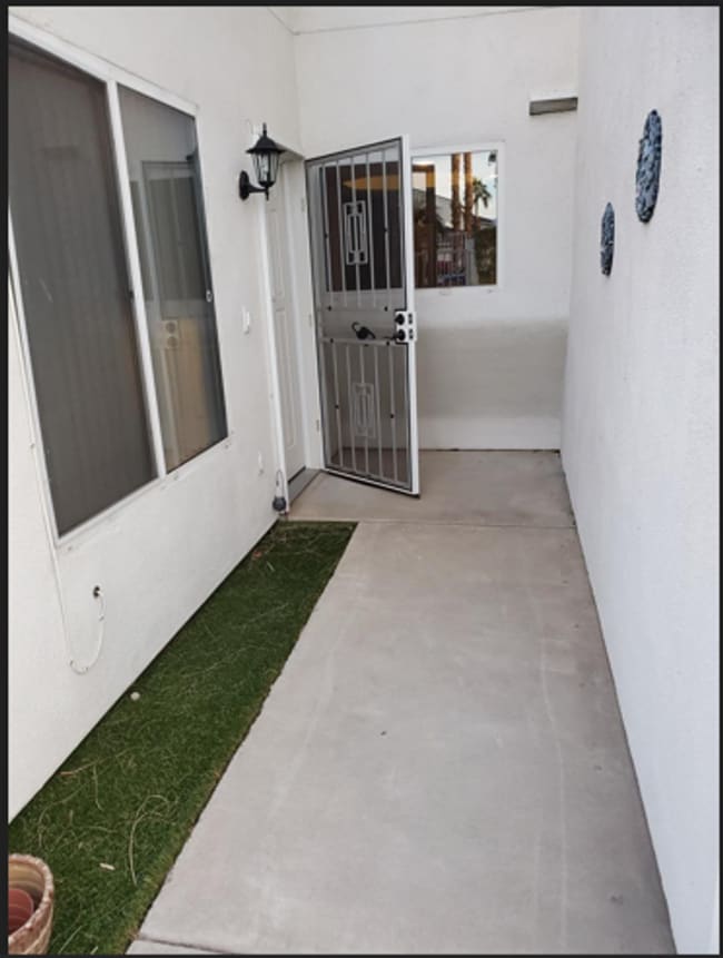 Building Photo - Furnished - 2 bed / 1.5 Bath Available for...