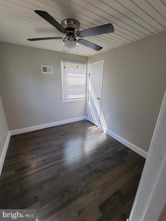 Building Photo - 104 University Blvd