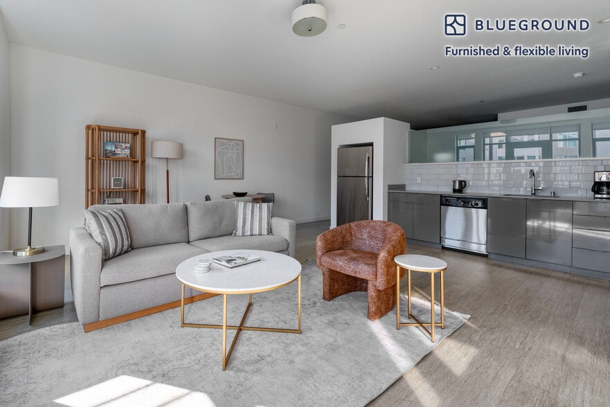 Building Photo - 2000 Fifth Street-SI FL4-ID1505