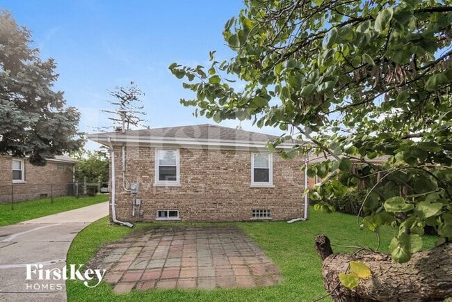 Building Photo - 1407 Evers Ave